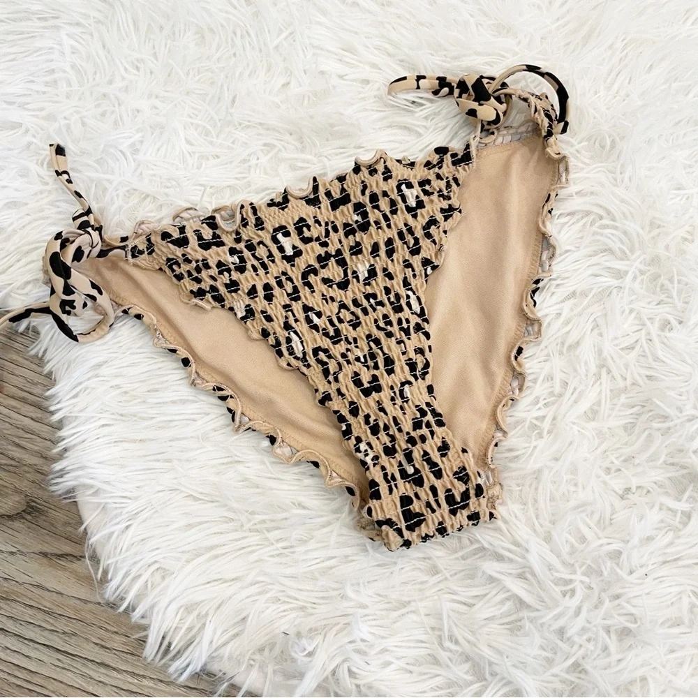 Hollister Leopard Print Bikini Bottoms XS Smocked
